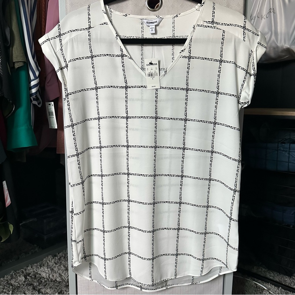 Express vneck blouse - size S